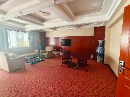 新源县万和源生态旅游公司位于新源县恰普河路贵宾馆1号楼约7190㎡对外招租，租期一年