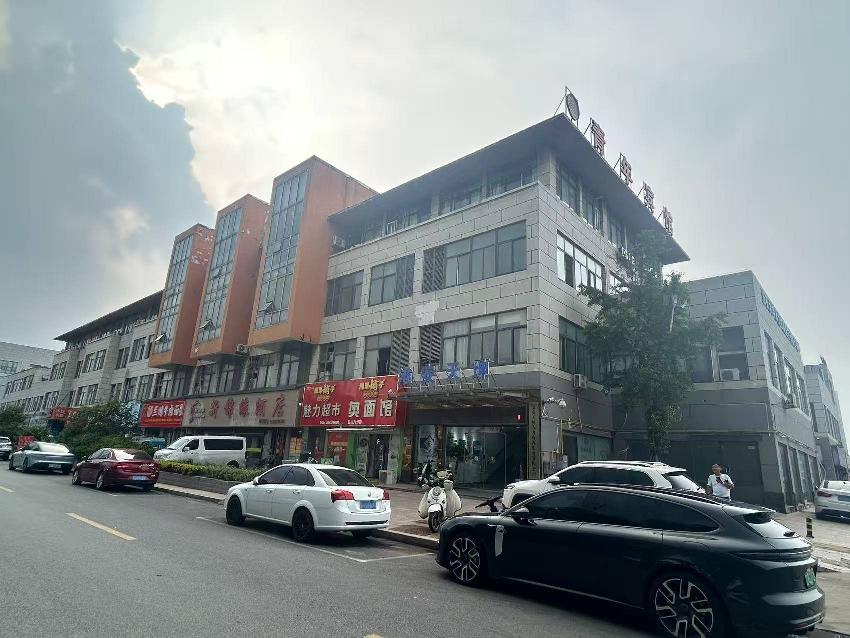 淮安经济技术开发区鸿海北路8号汇金行.魅力东方2-305室招租公告