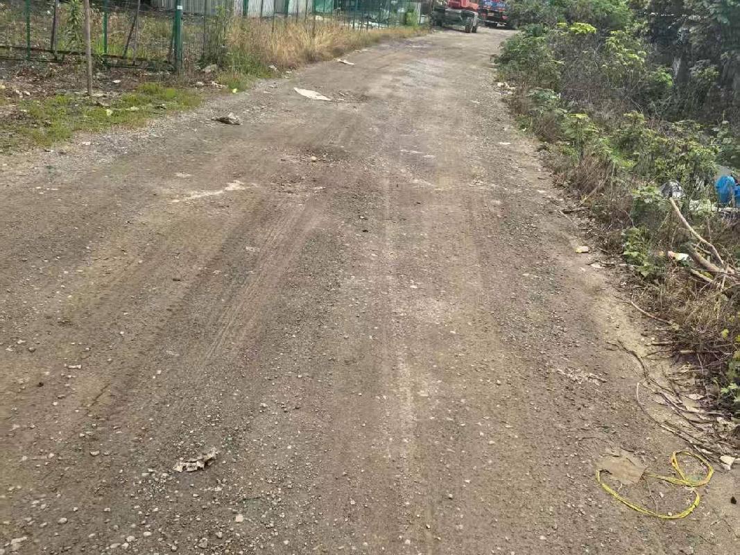 芜湖市鸠江区官陡街道官飞社区亚夏二手车市场东侧约10亩场地出租公告