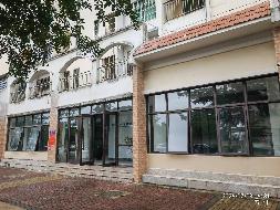 万宁市万城镇阳光小区、惠安居小区和怡香小区共30个铺面分别招租