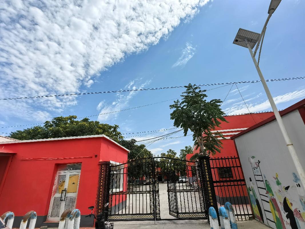 伊宁县喀什镇人民政府位于喀什镇中心幼儿园喀拉巴格村分园占地面积3300㎡建筑面积1650㎡整体对外招租，租期五年