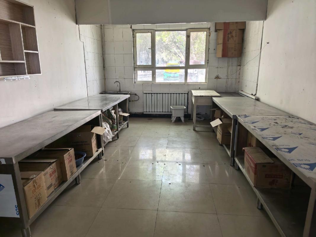 [伊犁哈萨克自治州]奎屯市市场管理服务中心位于西区农贸市场金波园72-16号（33.63㎡）商铺对外招租租期3年