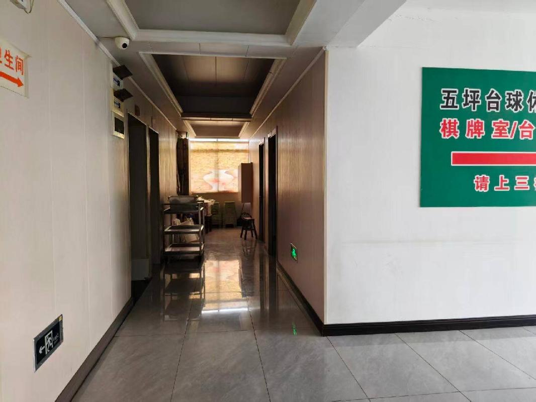 柯城区花园街道平园村五坪79号文体中心综合楼（一期）一楼最西侧一间店面及二至三楼房产整体公开挂牌招租