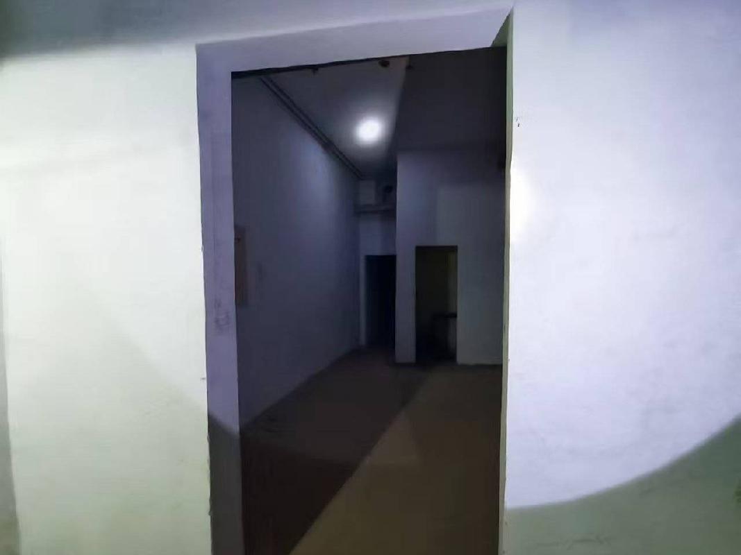 包头市土默特右旗萨拉齐镇新区科技大街北侧御园小区6-112地下储藏间转让