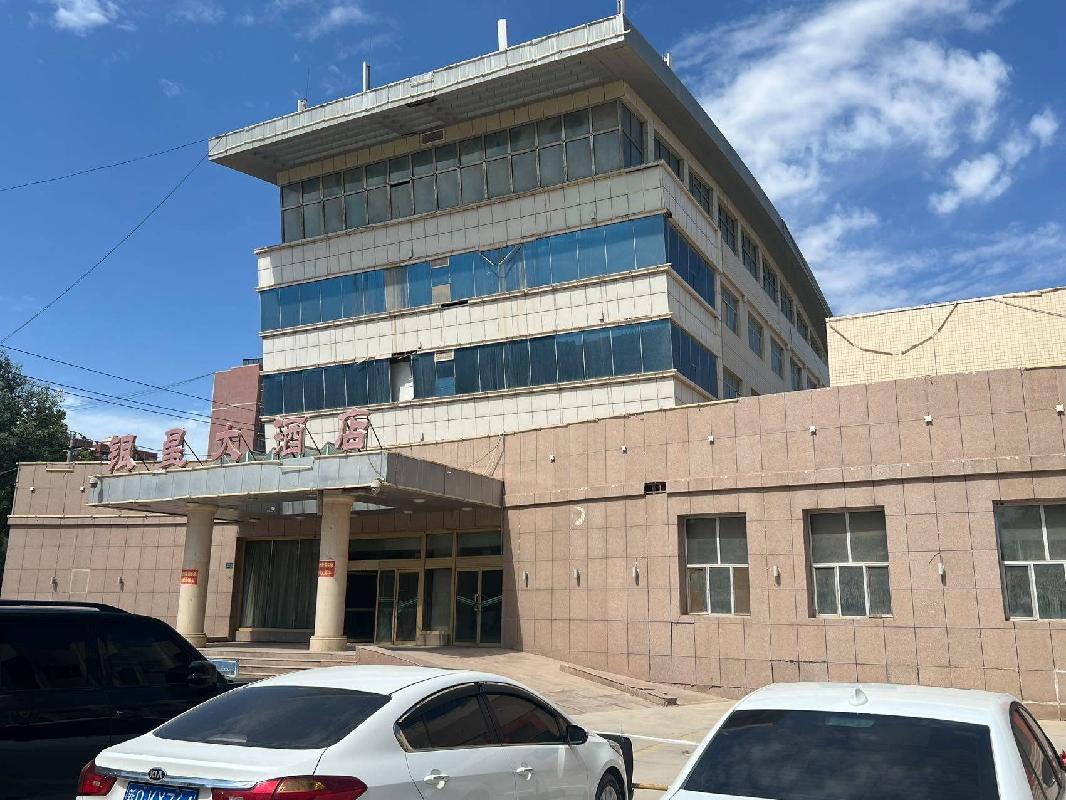 喀什巴楚银星商贸有限公司租赁位于巴楚县团结西路北侧房产（银星大酒店）(国资监测编号GR2026XJ1001330)