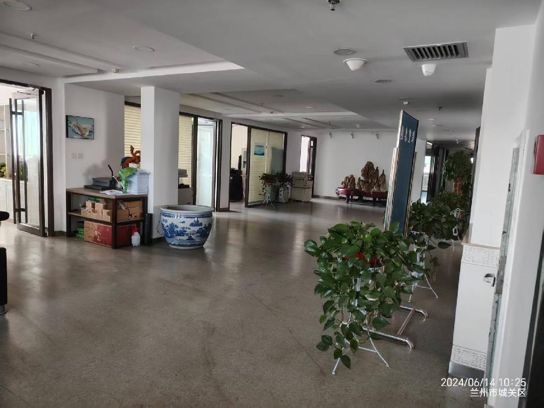 甘肃省兰州市城关区酒泉路街道金昌南路213号第1单元18-19层1810室住宅房产转让公告（第三次）