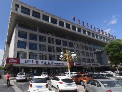 呼和浩特市赛罕区如意西街23号日信华宸大厦一楼476.6㎡临街底商出租