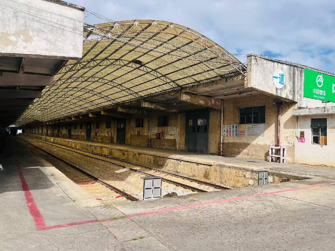 [昆明市]云南省外贸万达运输公司铁路专用线一道仓库出租