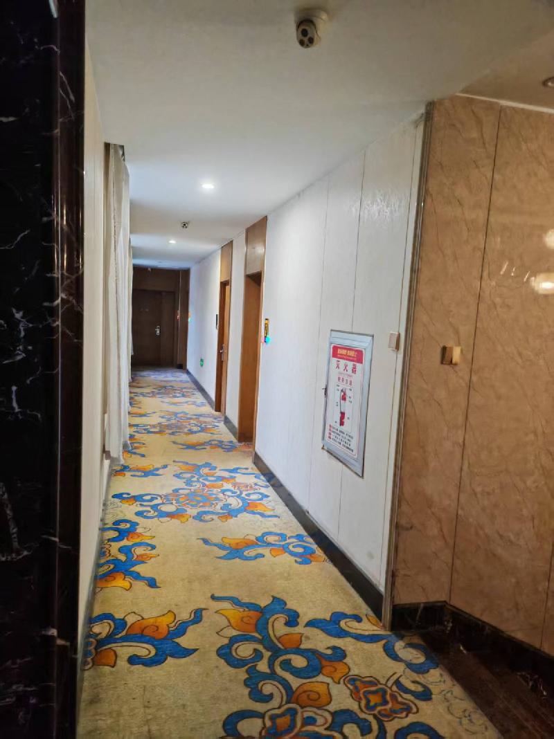 呼和浩特市回民区东洪桥街北蒙荣中心嘉园小区商业1号楼4层1041号房产出租