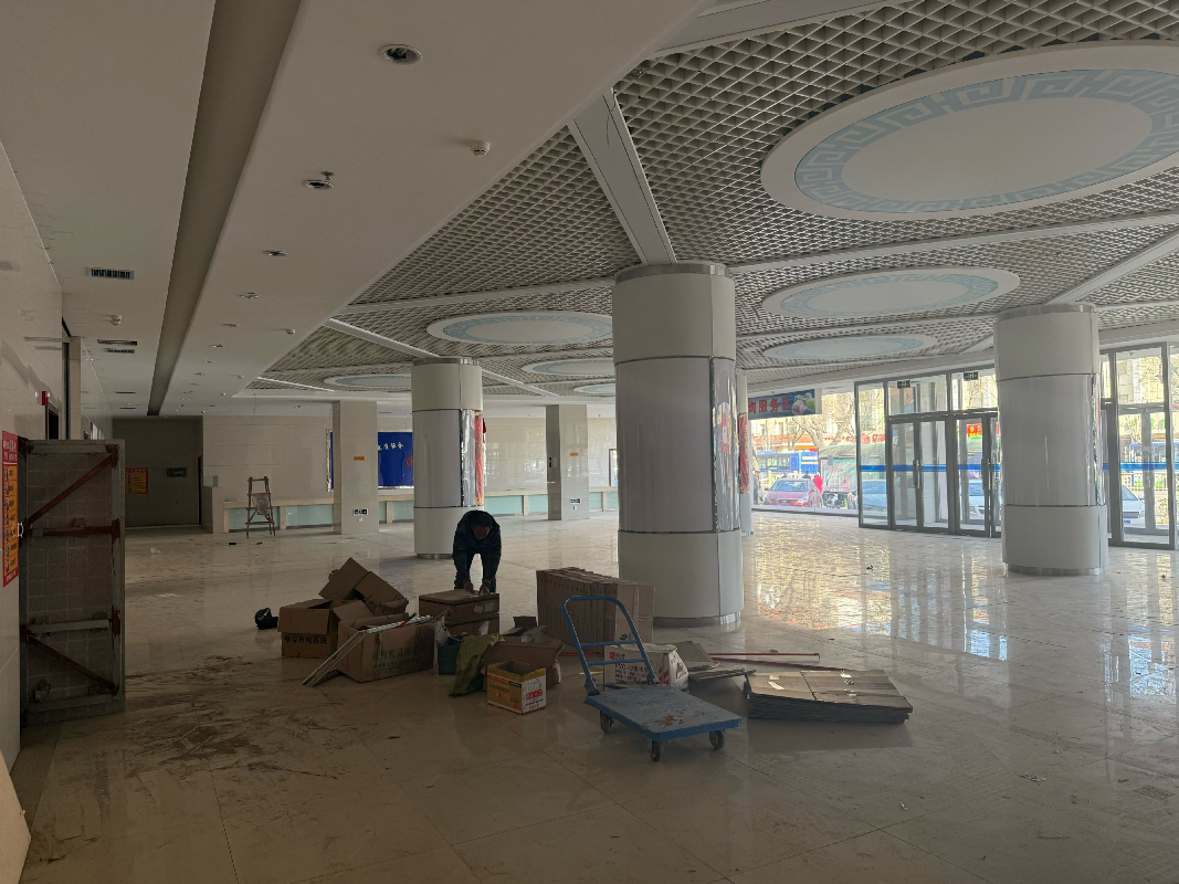 呼和浩特市回民区中山西路213号呼和浩特投资有限责任公司综合楼（首府人才大厦）整体出租