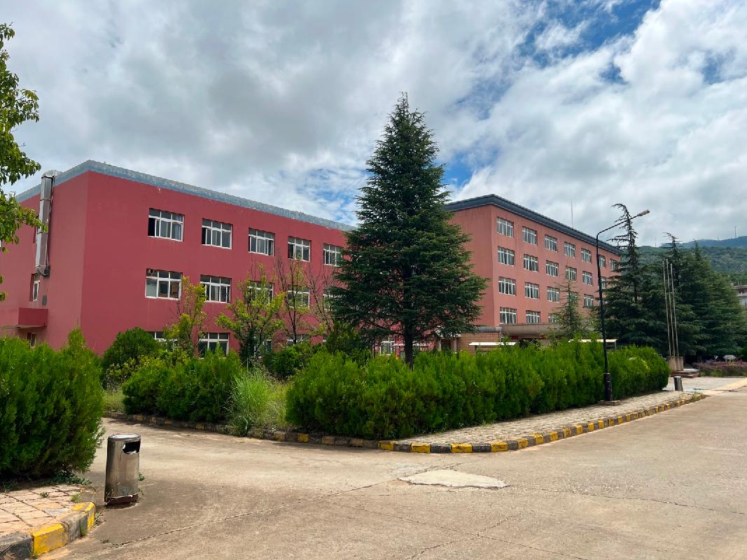 云南红塔滇西水泥股份有限公司老厂区、老矿山28项工业办公用房、配套用房及场地租赁