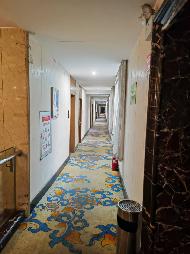 呼和浩特市回民区东洪桥街北蒙荣中心嘉园小区商业1号楼4层1041号房产出租