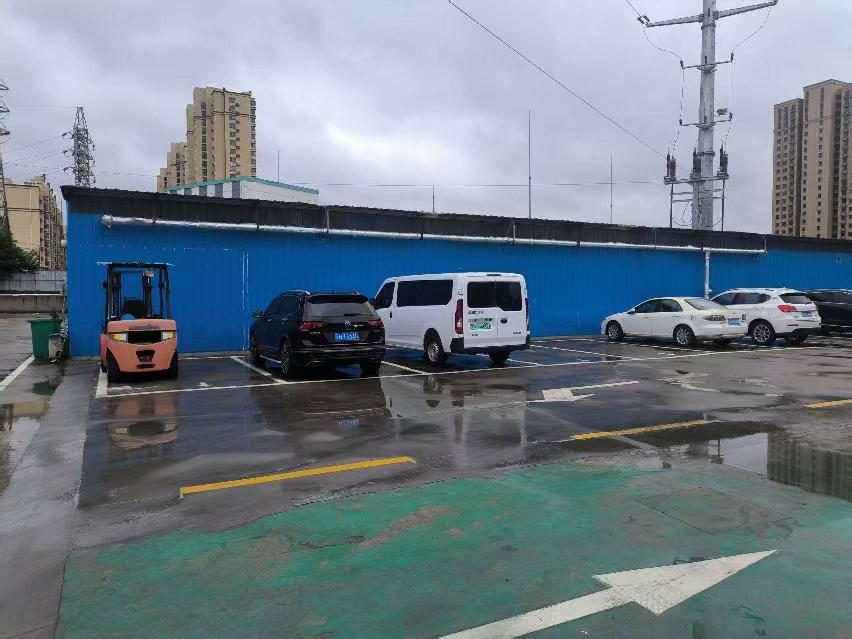 淮安市明扬工业园配电房北侧空地（11个地面车位）场地使用权招租