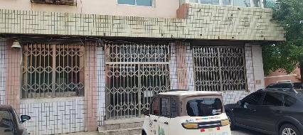 包头市铁西区芳草路农行宿舍楼一楼底店3间出租