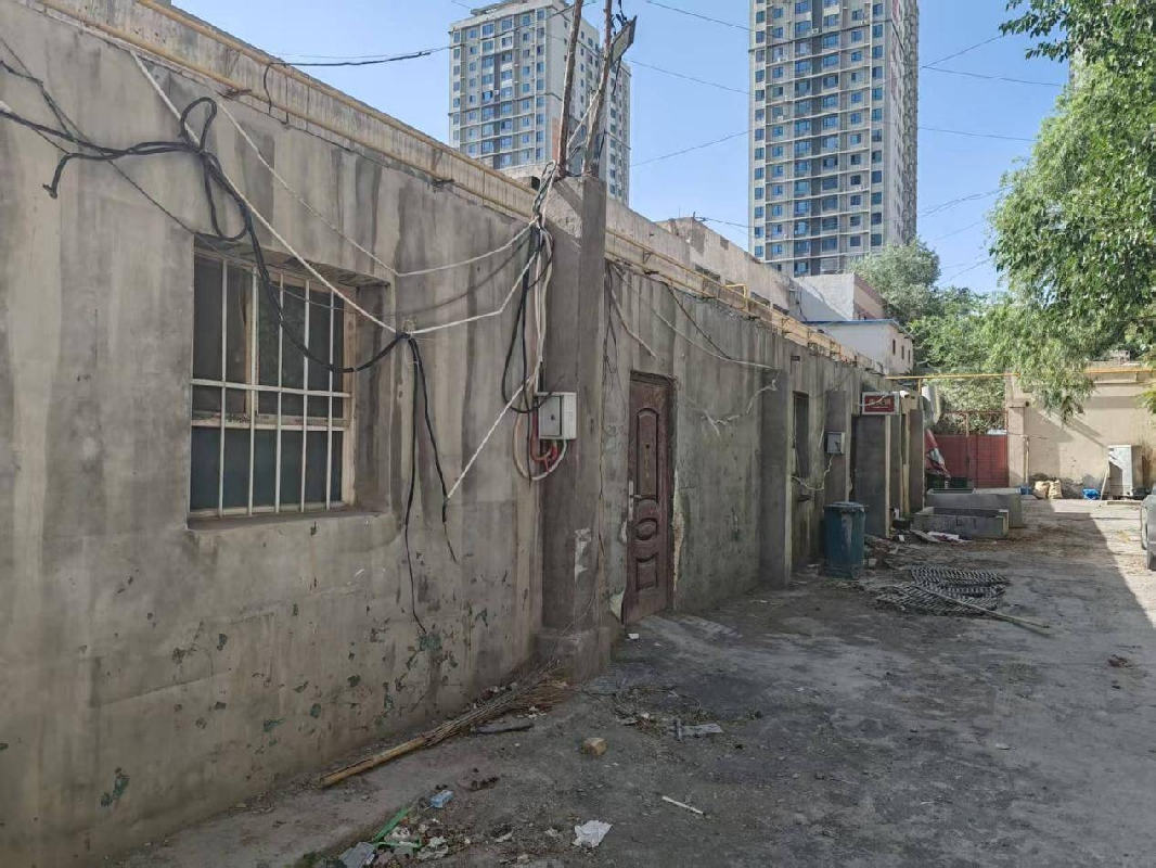 库尔勒博斯腾宾馆有限公司租赁位于库尔勒市团结辖区人民西路92号清餐厅1层部分房产（原鼎火锅1080㎡）(国资监测编号GR2026XJ1001432)