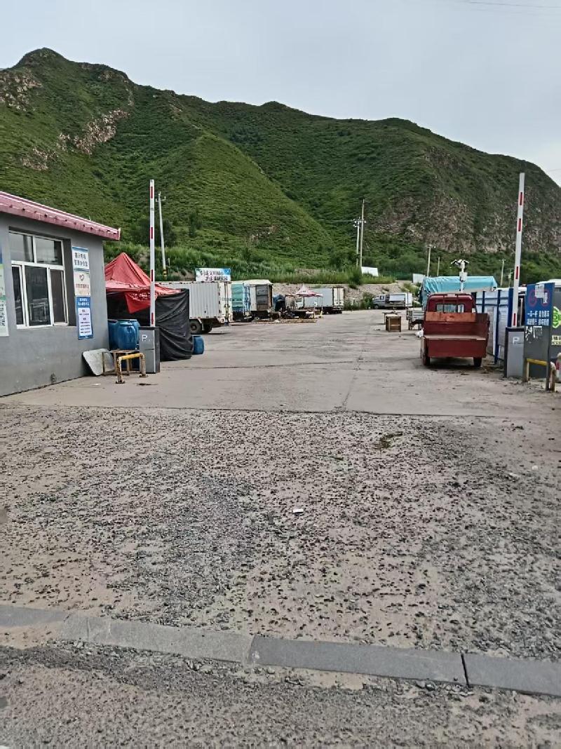 克什克腾旗经棚镇园林路赛罕农副产品交易市场整体出租（年租金底价985000.00元，租期3年）(国资监测编号GR2026NM1003537)