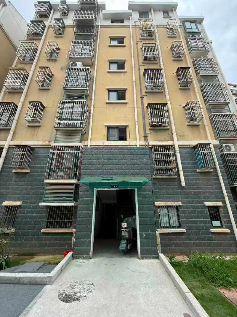 [池州市]池州市贵池区春江花园小区11号楼C1111储藏室转让公告