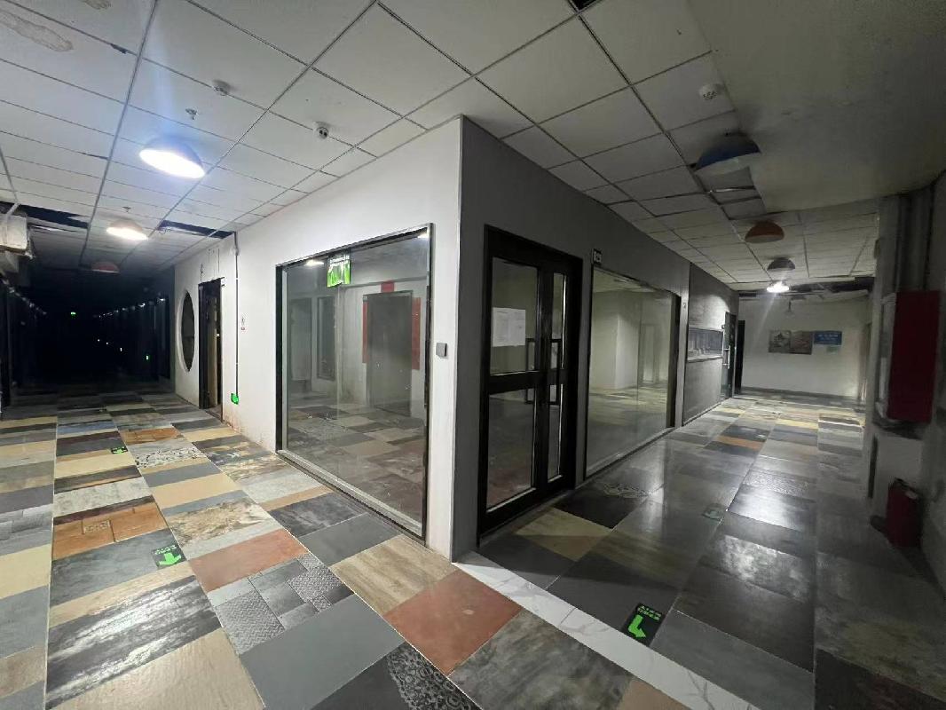 新疆徕远企业管理有限公司租赁位于乌鲁木齐市天山区中山路462号（原45号）人民广场联合大厦1栋-1层5853.28㎡商业房产(国资监测编号GR2026XJ1001439)