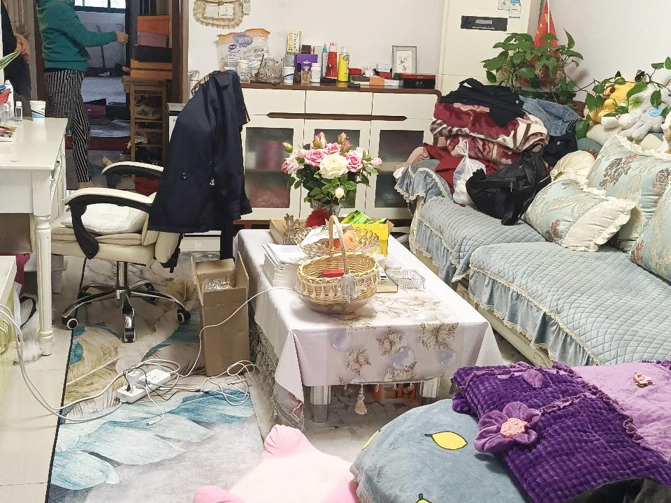 无锡市泰伯花苑540幢某室挂牌转让公告