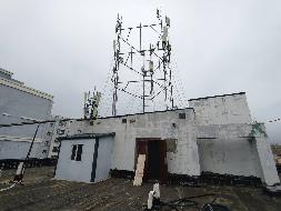 新源县国投公司位于新源镇光明路116号原残联楼顶约30㎡对外招租，租期五年