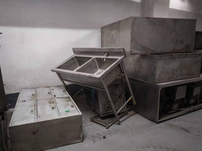 [常州市]篮球架、保温台、水池等一批废旧资产转让公告
