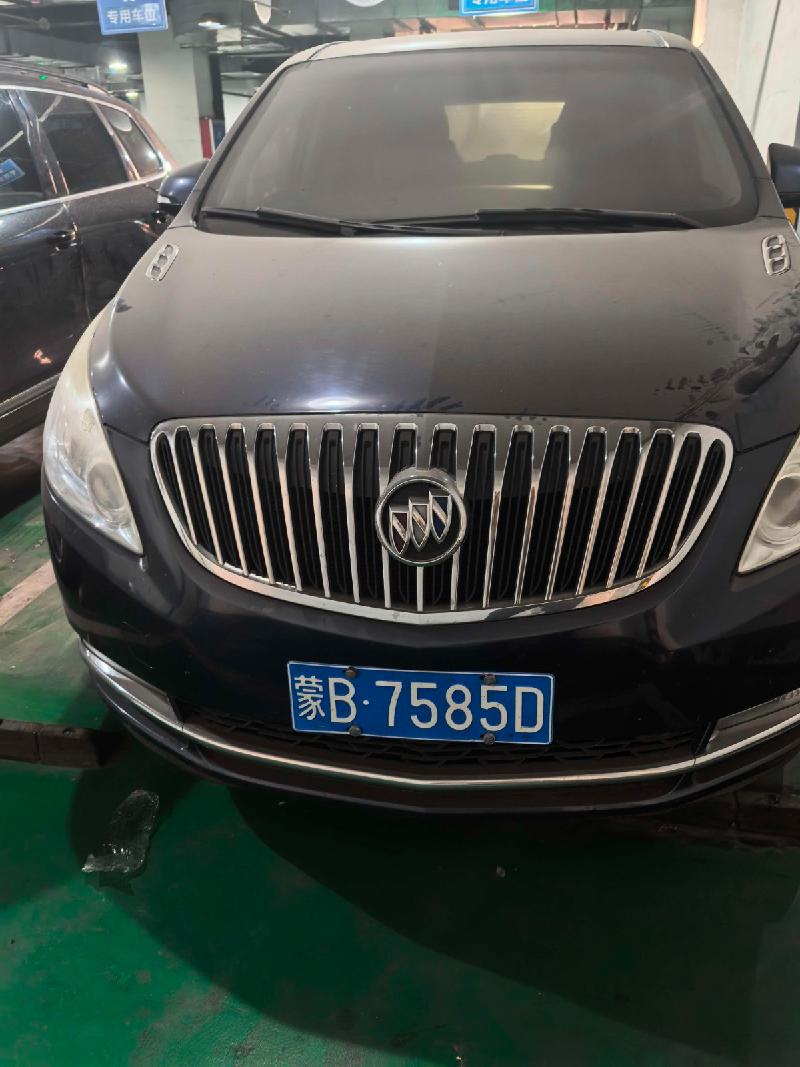别克GL8商务车（蒙B7585D）