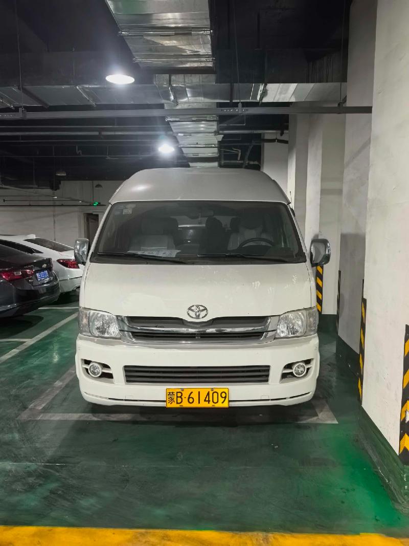 丰田海狮商务车（蒙B61409）