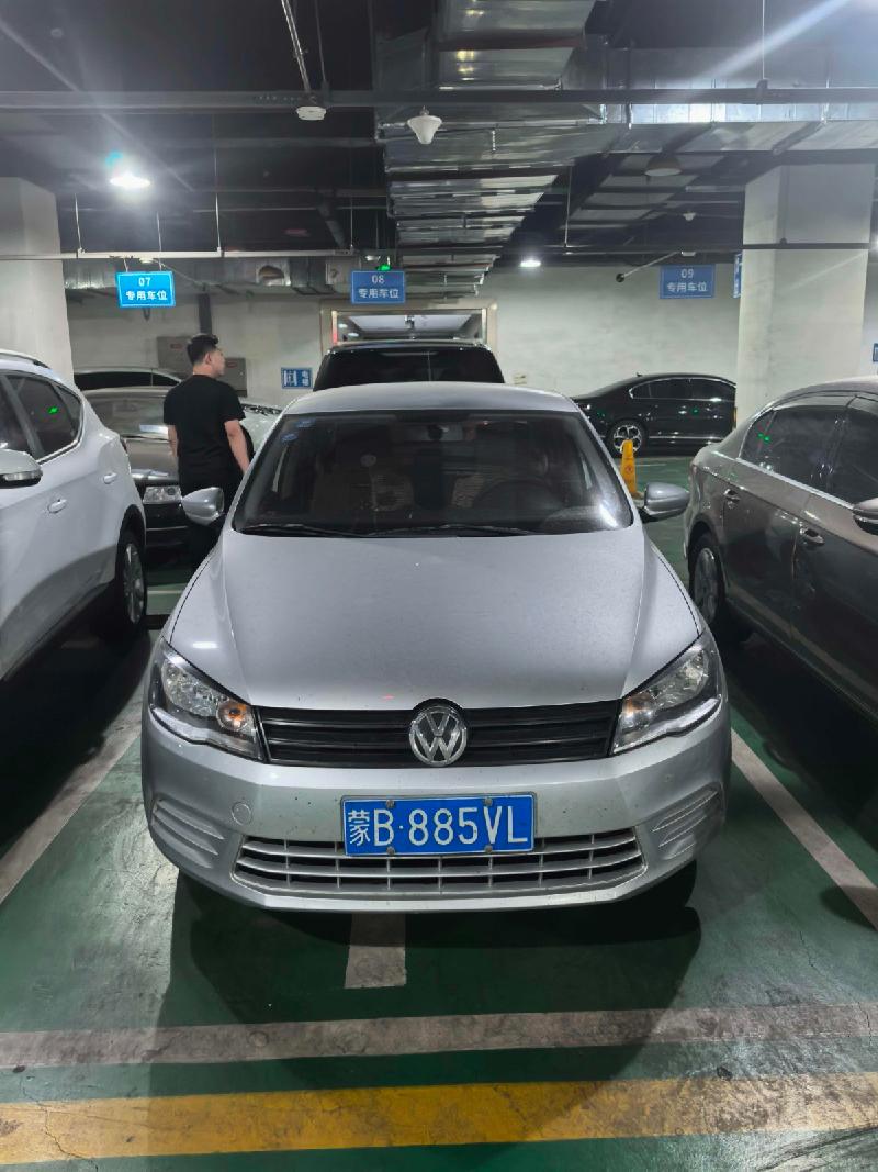 大众捷达轿车（蒙B885VL）