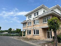 位于苏州太仓市花南小区68套房产公开转让