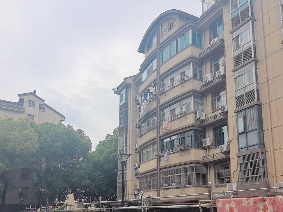 梓旺新村（梓旺苑西区）74幢某住宅转让公告