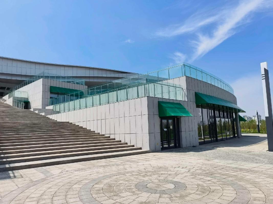乌鲁木齐兴东文化公园投资发展有限公司租赁位于乌鲁木齐市米东区轮台东路1488号米东区文体公园10处商业用房