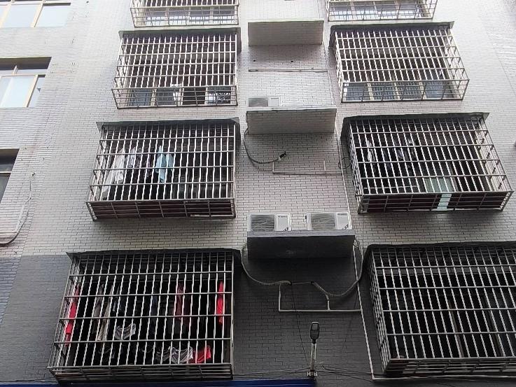 [河池市]河池市宜州区庆远镇万红路泰富现代城南征地安置区C栋13、14号转让公告