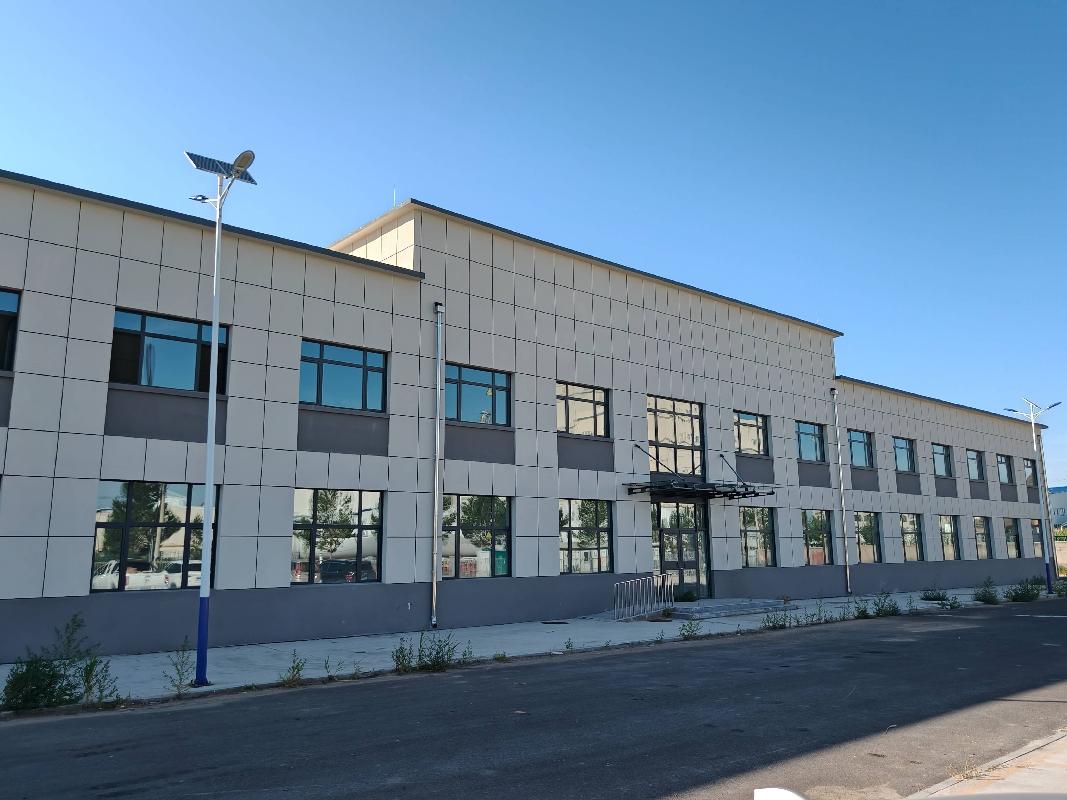 赤峰市翁牛特旗乌丹镇紫城街道玉龙工业园区北区337.21㎡办公楼出租（租金底价7元/平方米/月）(国资监测编号GR2026NM1003448)