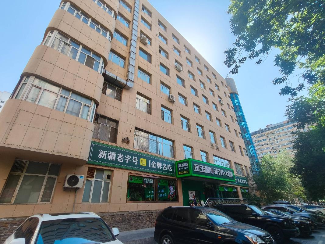 新疆旅投新运酒店有限公司租赁位于沙依巴克区扬子江路198号（原23号32幢）新运大厦12398.07㎡房产(国资监测编号GR2026XJ1001475)