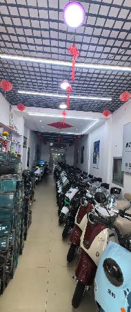 赤峰市敖汉旗新惠镇新惠路北滨河路西鑫园小区1号楼(原滨河花园)1层4号房产转让（赤峰市投资担保集团有限公司-包2）