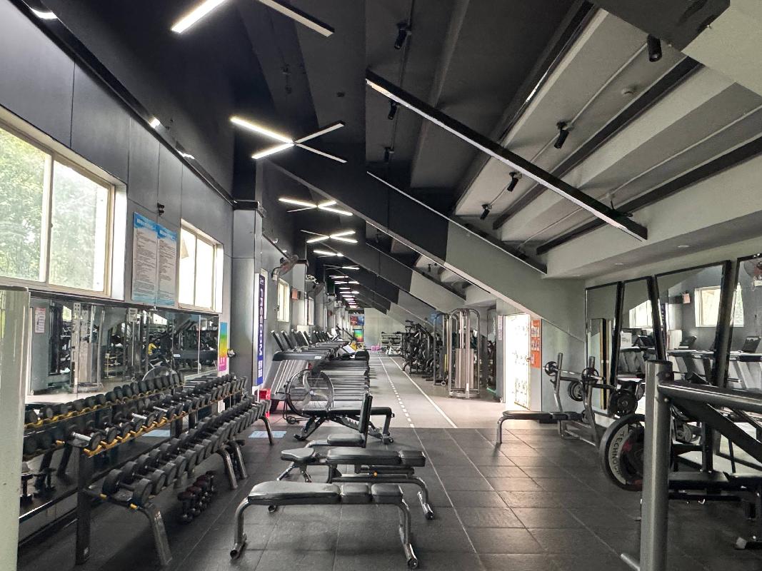 [长沙市]长沙理工大学云塘校区西田径场看台第二层部分区域招租