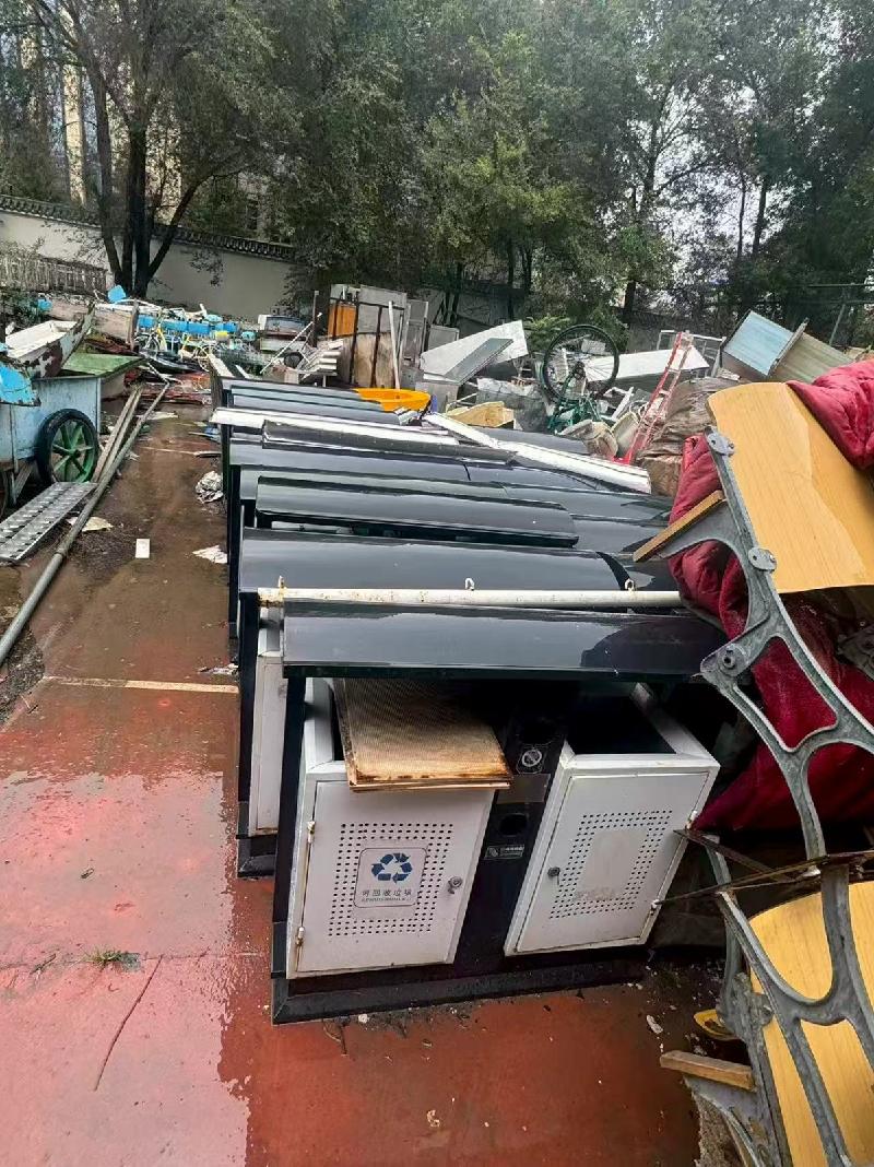 一批课桌椅、多媒体讲台、床垫等废旧资产处置（呼和浩特市第二中学）(国资监测编号GR2026NM1003412)