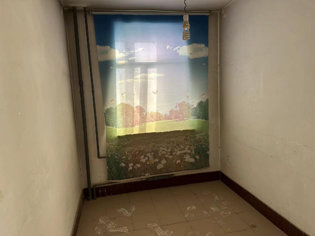 新疆吐哈石油勘探开发有限公司转让位于七区新城东路南侧吐哈井下技术作业公司2号住宅楼4单元402室住宅房地产(国资监测编号GR2026XJ1001571)