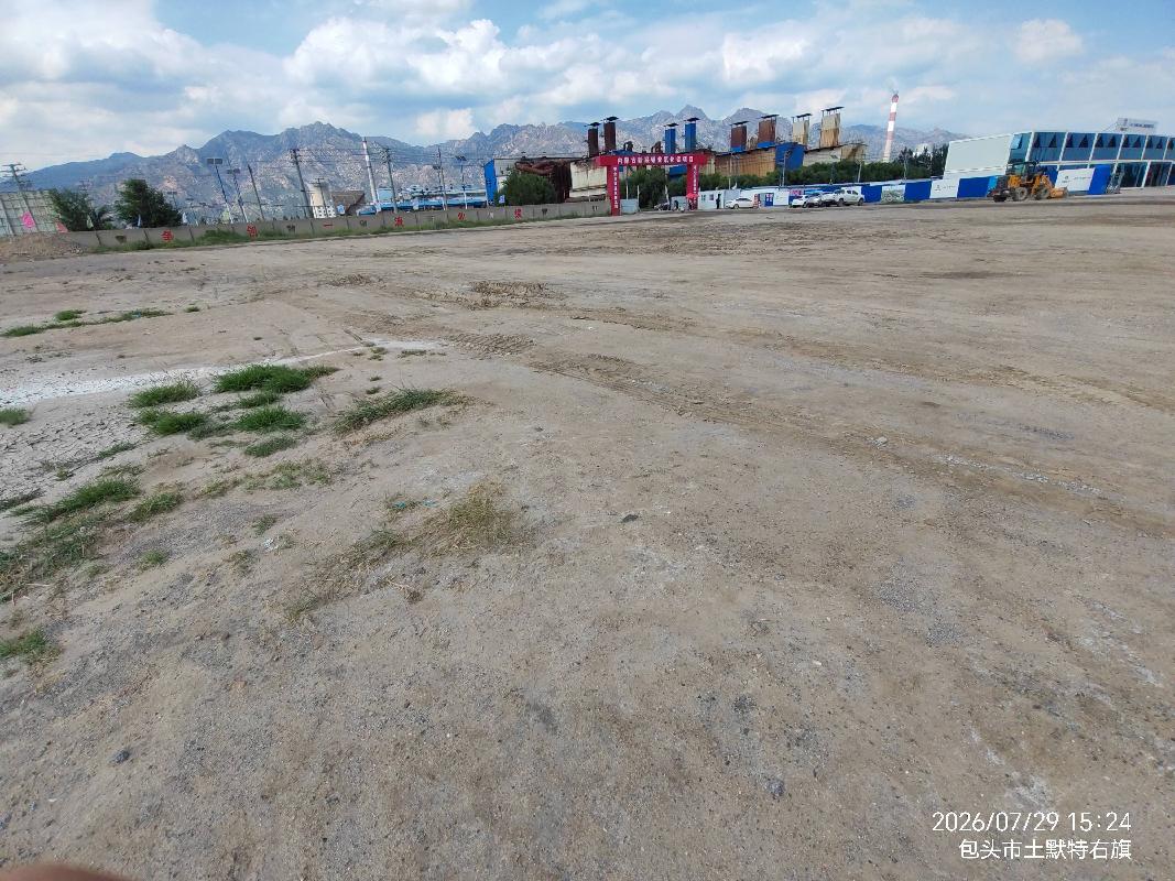 位于土右旗工业纬十一街南侧，工业纬十二街北侧，防洪渠东侧，华电铁路西侧土地使用权转让（包头市泽润水务有限公司）(国资监测编号GR2026NM1003421)