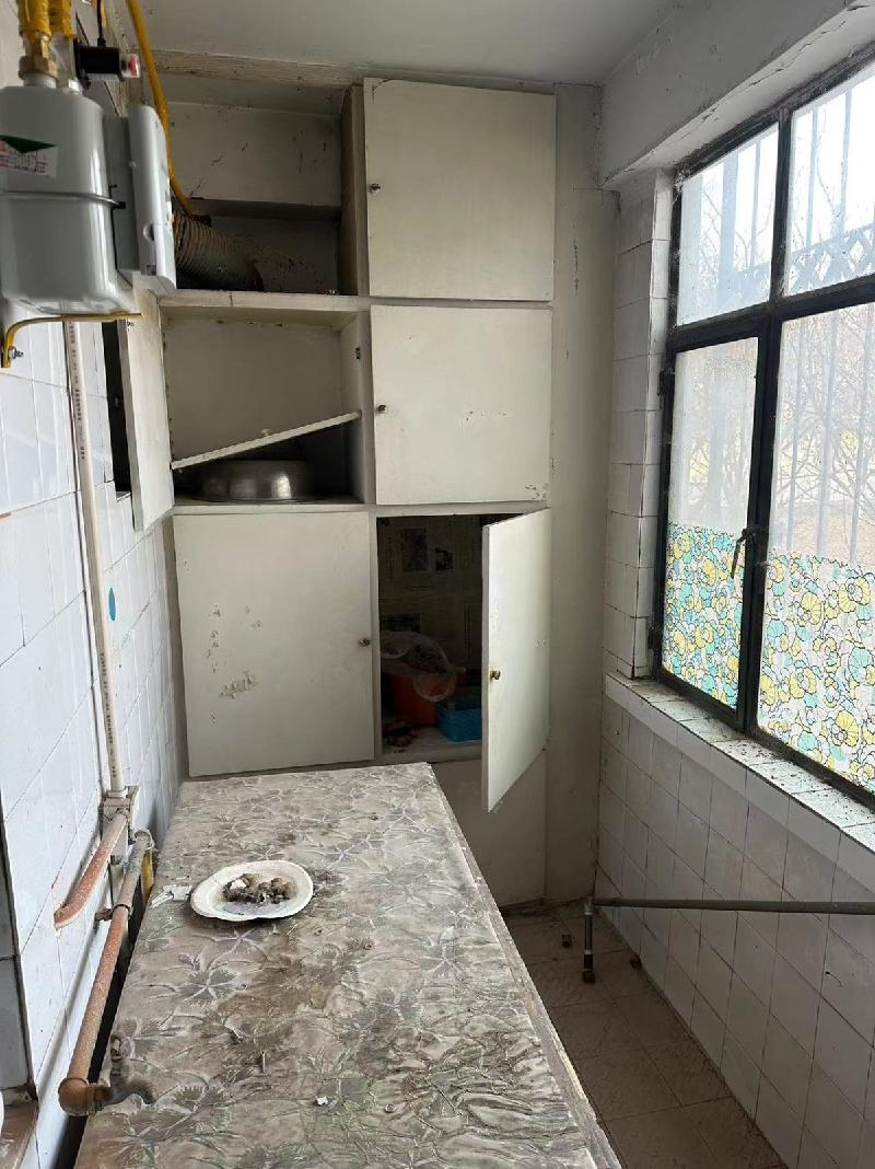 新疆吐哈石油勘探开发有限公司转让位于七区新城东路南侧吐哈井下技术作业公司2号住宅楼1单元102室住宅房地产(国资监测编号GR2026XJ1001575)