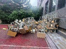 一批课桌椅、多媒体讲台、床垫等废旧资产处置（呼和浩特市第二中学）(国资监测编号GR2026NM1003412)