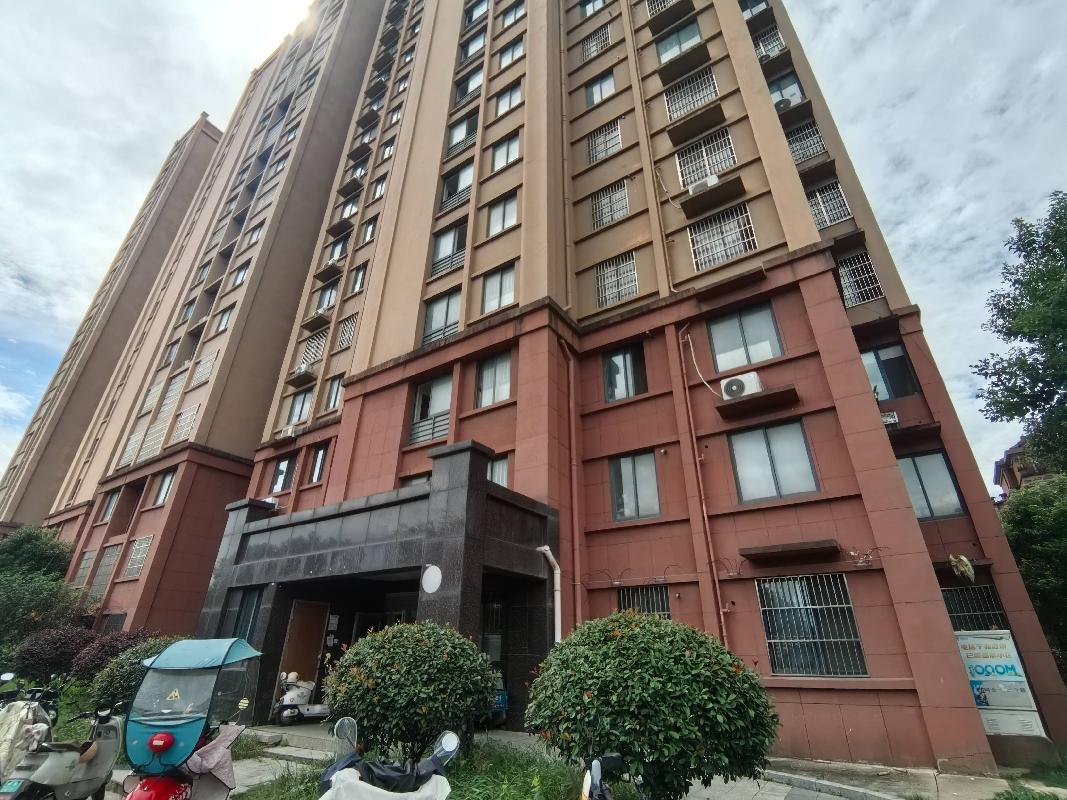无为市无城镇御龙湾35幢110室住宅用房出租公告