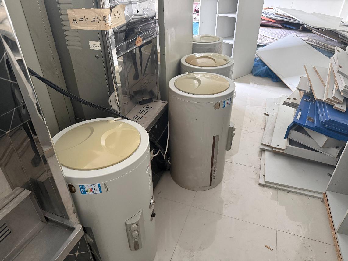 位于枚皋东路一号的一批院校报废机电设备家具等物资转让公告（明细详见公告附件）