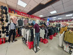 奎屯天达旅客运输有限公司租赁位于奎屯市市区乌鲁木齐东路13幢2号一层商铺（原奎屯汇美嘉服装批发城）(国资监测编号GR2026XJ1001634)