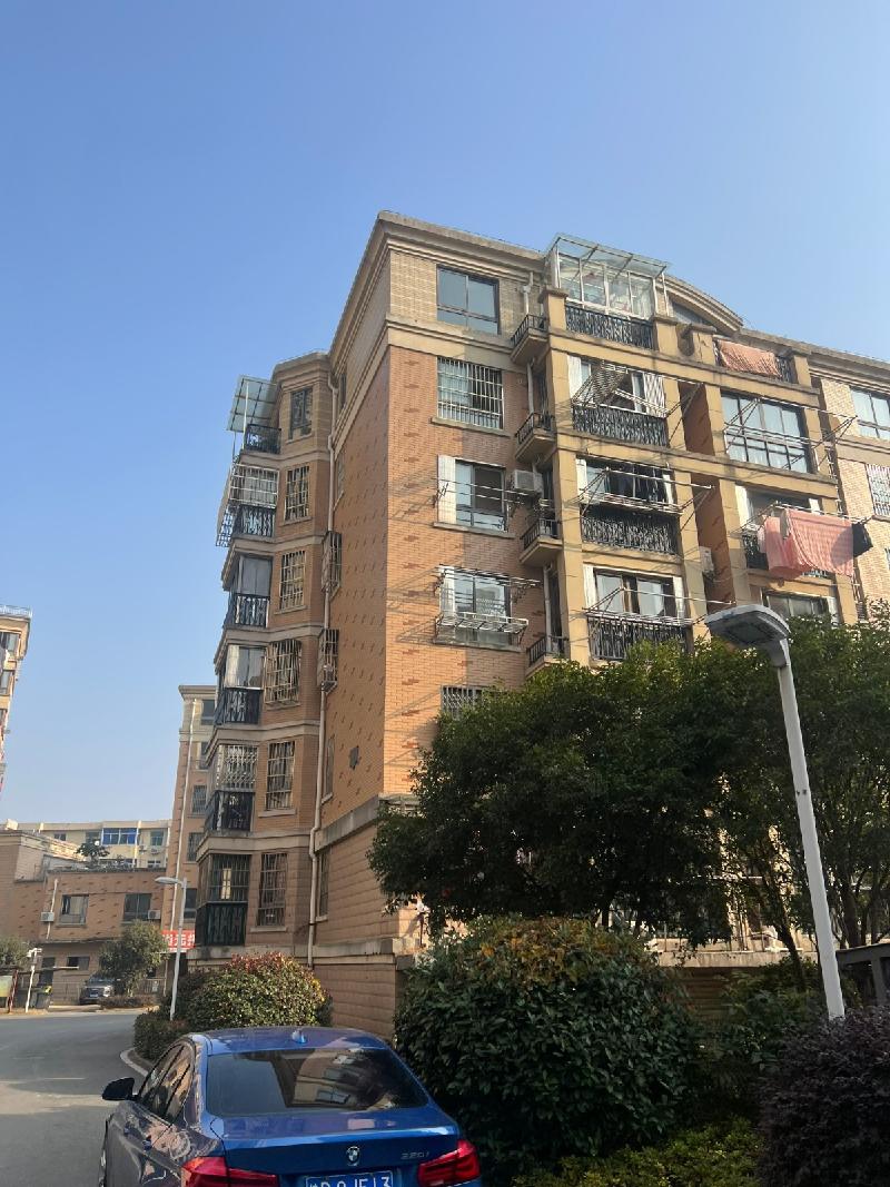 芜湖市湾沚区湾沚镇东湖华庭、华府天成、阳光城、御景湾小区共计73套住宅房产转让公告