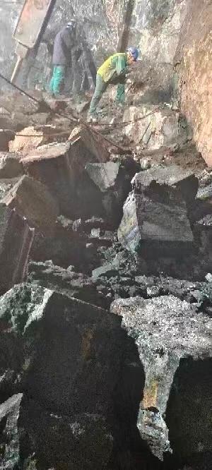 约2100吨废旧耐火材料（废旧碳砖、废旧陶瓷垫、废旧风口组合砖、废旧高铝砖）转让（包钢钢联股份有限公司）（挂牌底价535元/吨）(国资监测编号GR2026NM1003530)