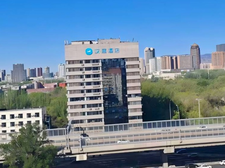 呼和浩特市赛罕区昭乌达路西侧龙苑大厦4层局部出租（租赁期3年，年租金底价226300.00元）