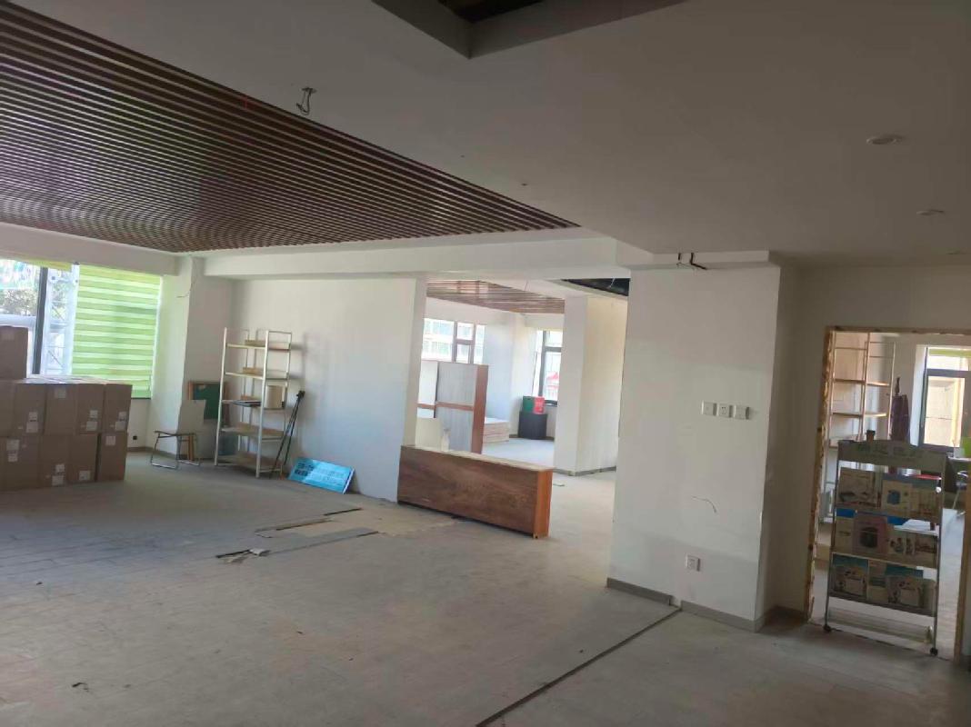 呼和浩特市赛罕区昭乌达路西侧龙苑大厦4层局部出租（租赁期3年，年租金底价226300.00元）