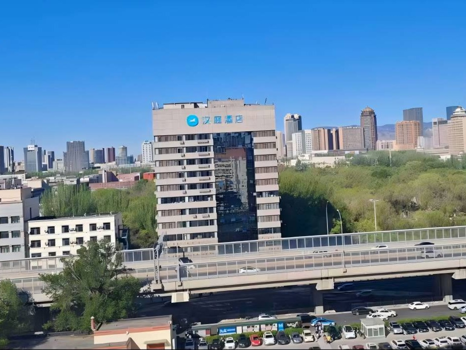 呼和浩特市赛罕区昭乌达路西侧龙苑大厦3层整层出租（租赁期3年，年租金底价379600.00元）