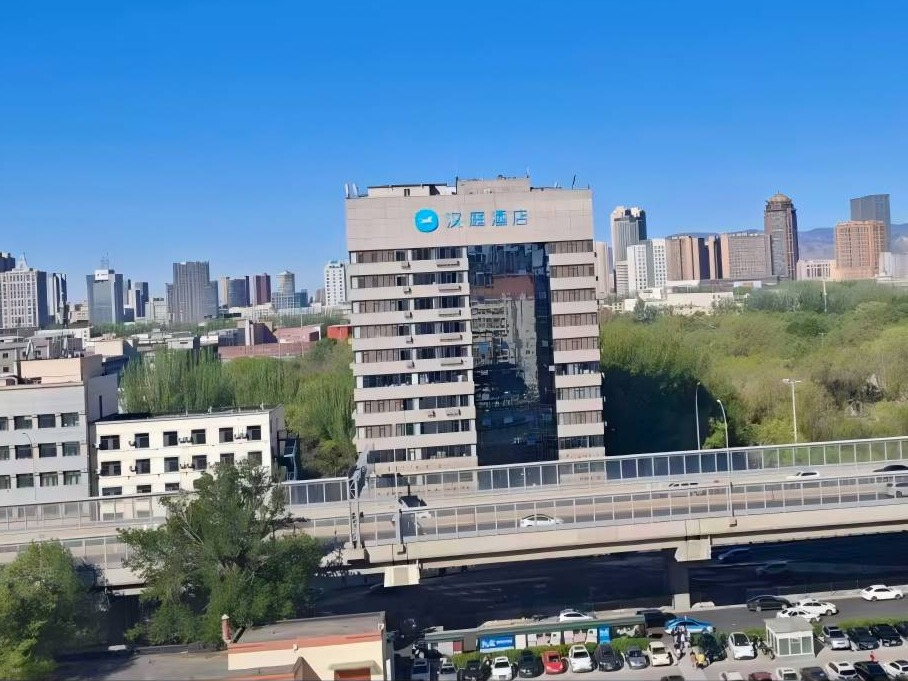 呼和浩特市赛罕区昭乌达路西侧龙苑大厦1.2层门脸房出租（租赁期3年，年租金底价442380.00元）
